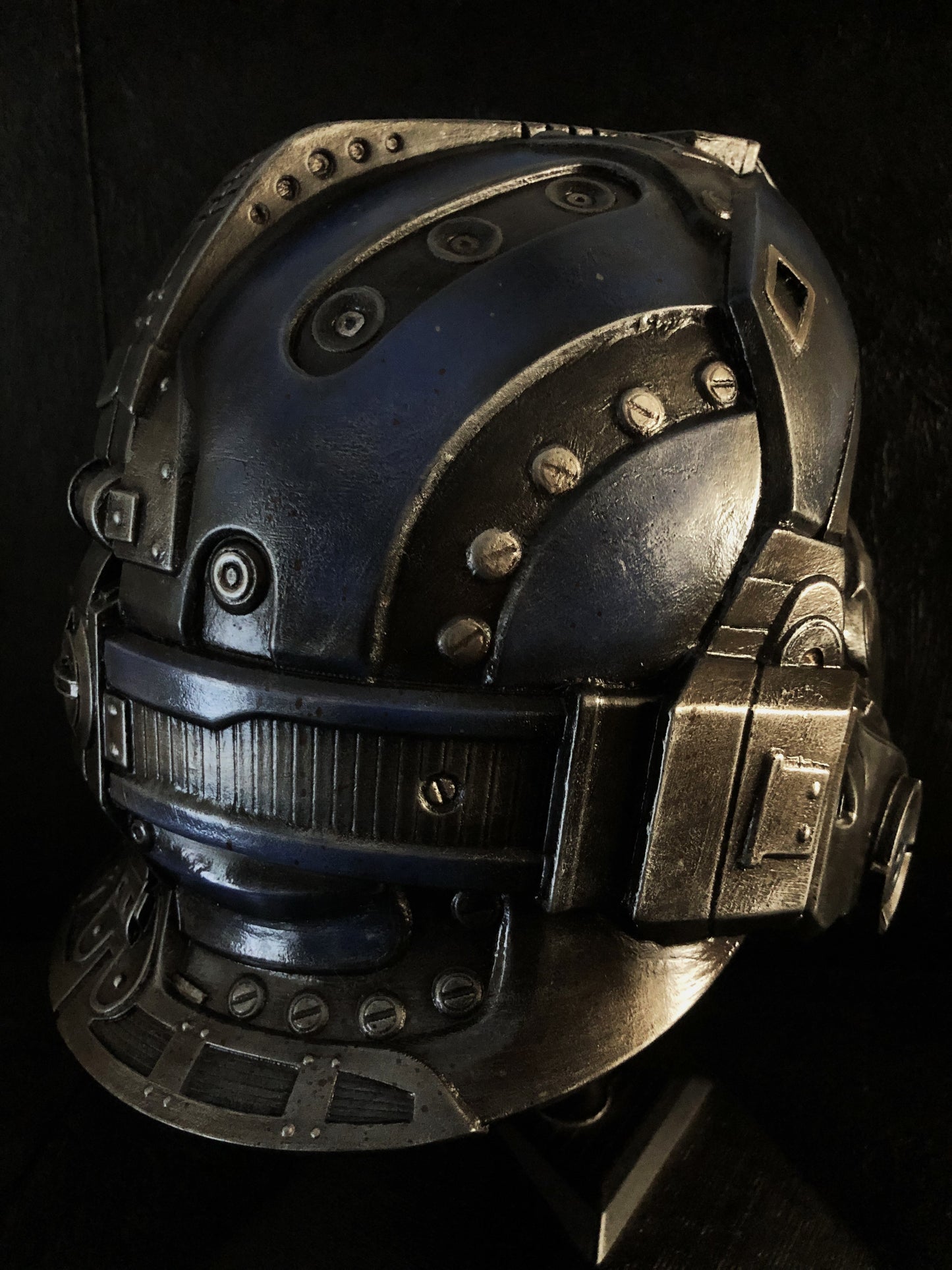 GEARS OF WAR Clayton Carmine Helmet