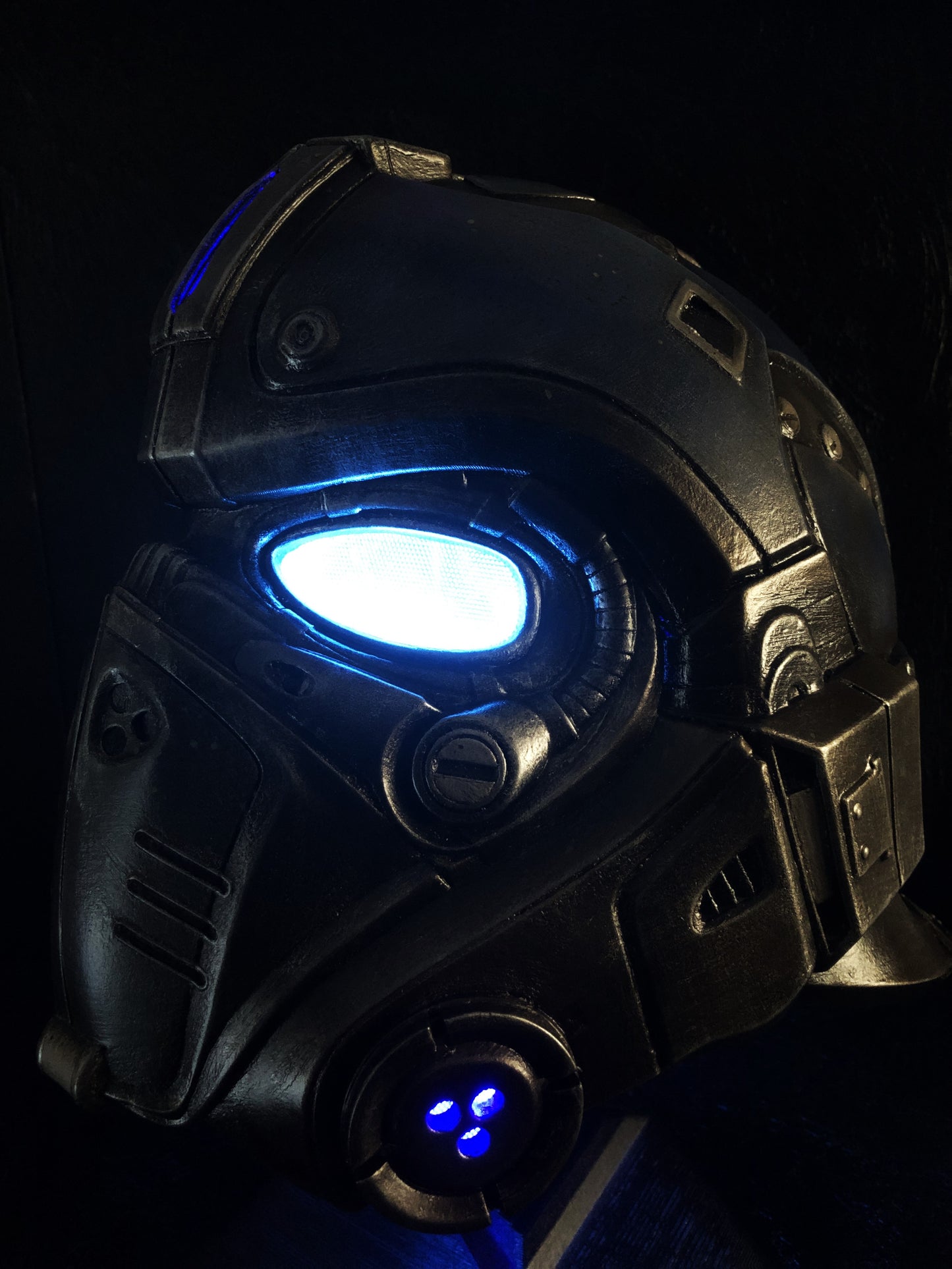GEARS OF WAR Clayton Carmine Helmet