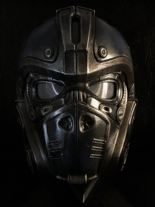 GEARS OF WAR Clayton Carmine Helmet