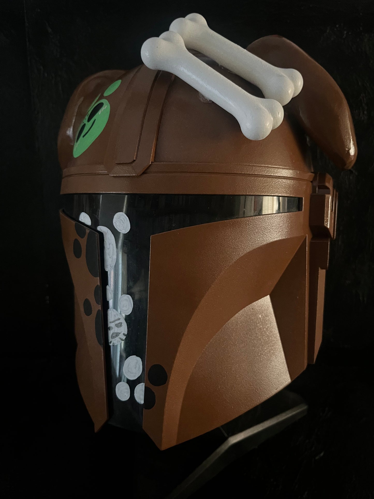 THE MANDALORIAN - Doggy Mando Helmet