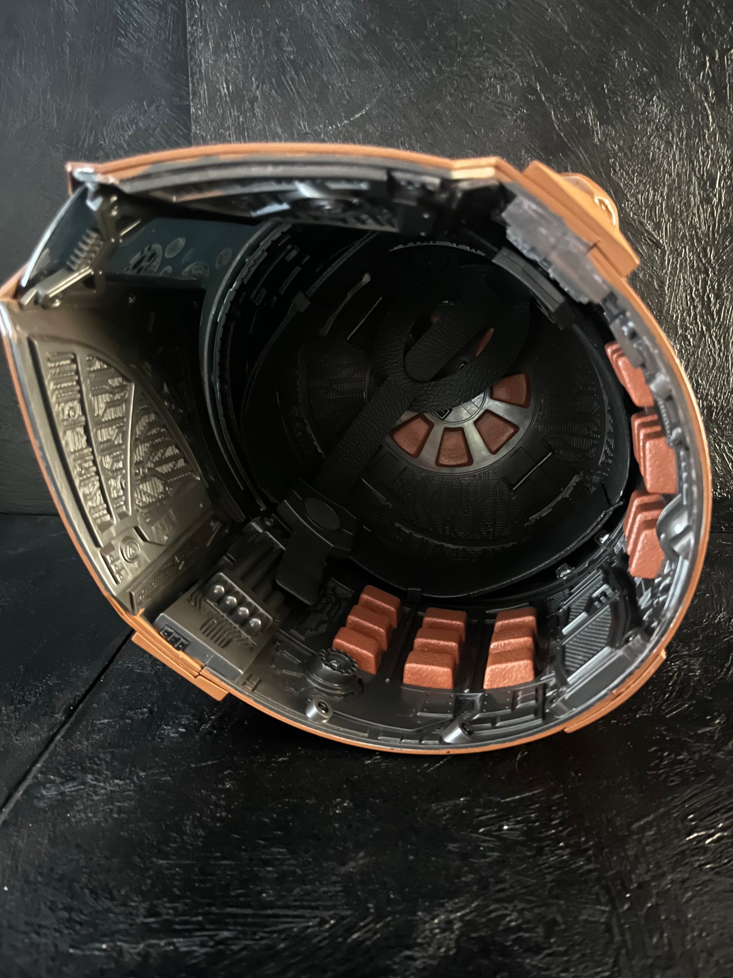 THE MANDALORIAN - Doggy Mando Helmet