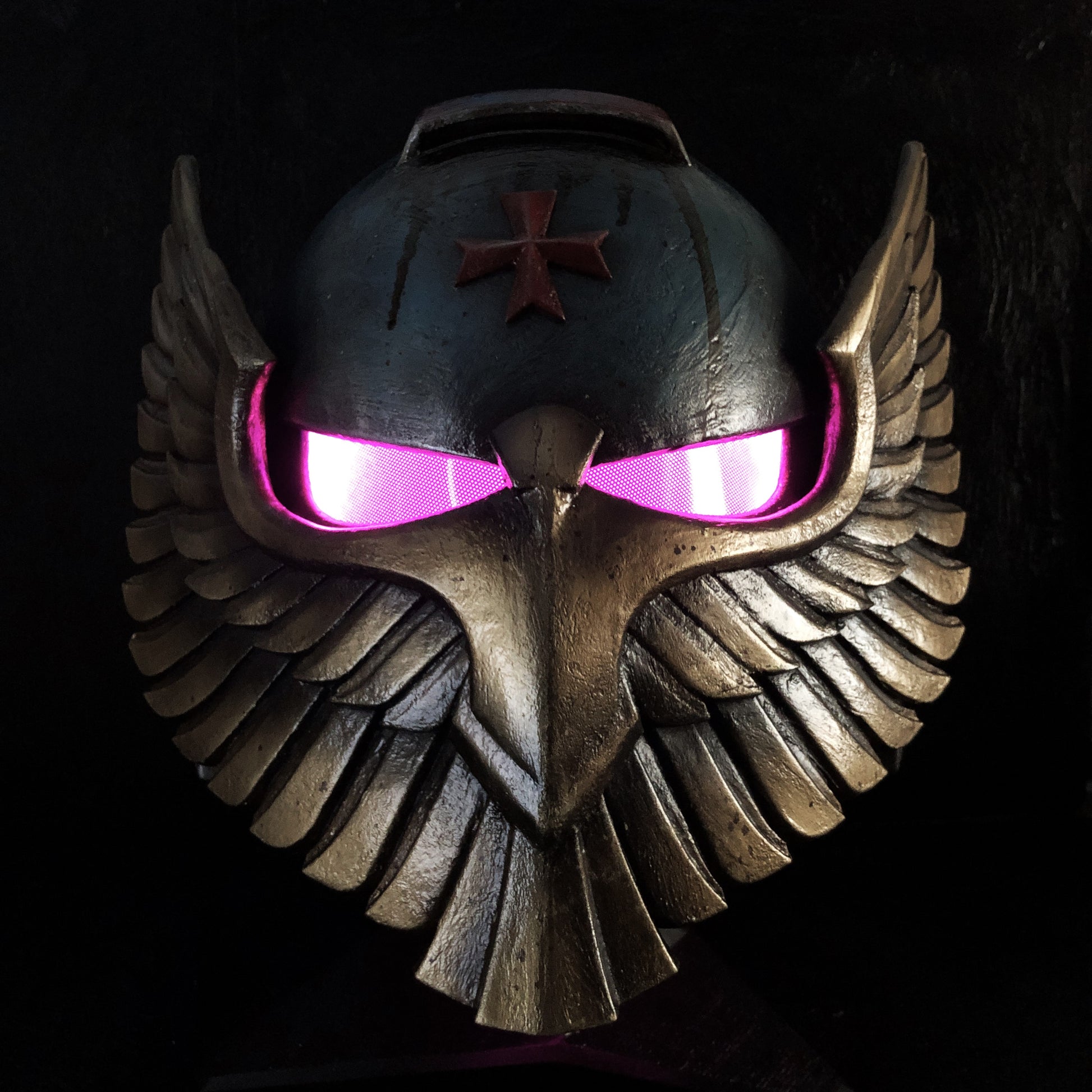 bulwark football helmet WARHAMMER 40K SPACE MARINE 2